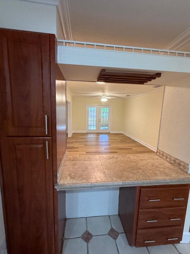 Photo - 2031 Charter Oaks Dr