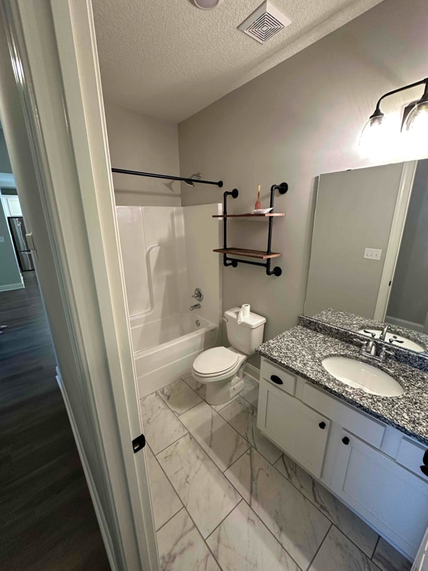 Photo - 136 Silverside Dr