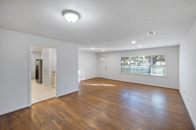 Photo - 2310 Pecos St