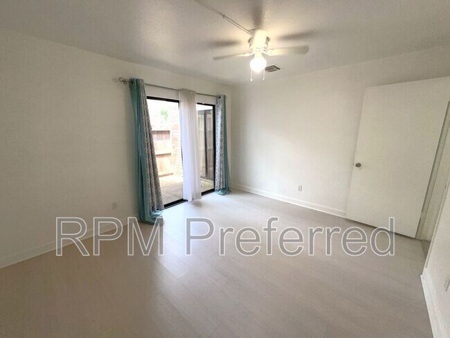 Photo - 8100 Cambridge St