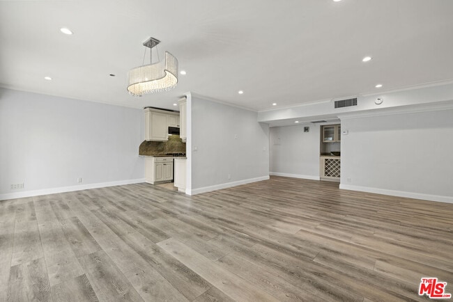 Photo - 423 Rexford Dr Unit 106