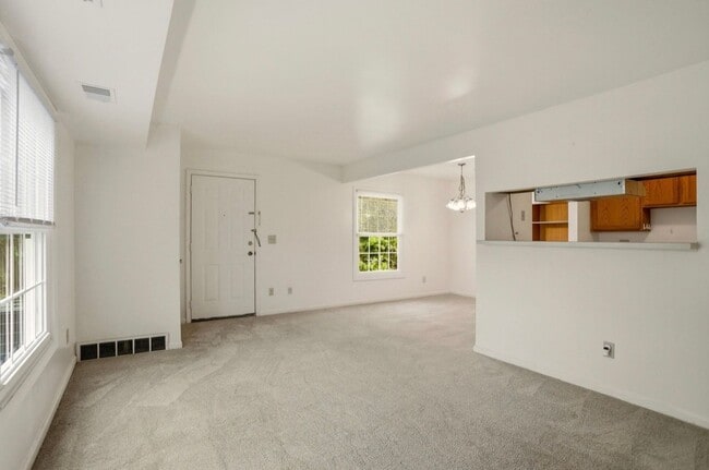 Photo - Updated 2 Bedroom Condo for Rent in Saginaw Township Unidad 2570 Ivy Hill Ln Apt B