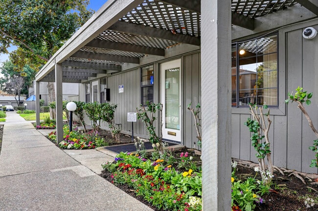 View of office - BRIDLE PATH PLACE APARTMENTS