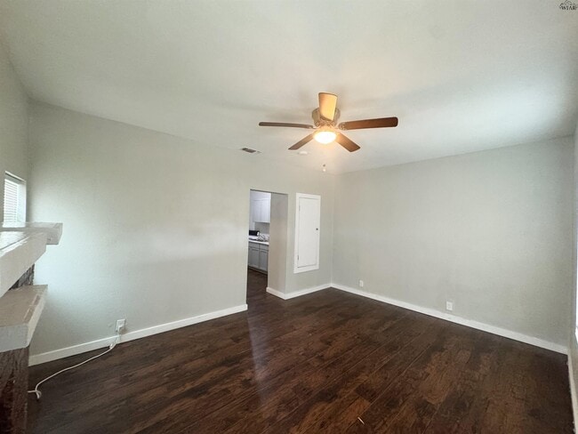 Building Photo - 2142 Avenue E