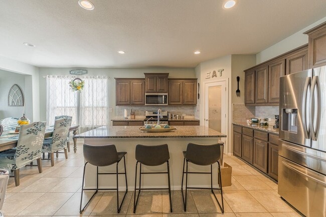 Photo - 6825 Jamestown St