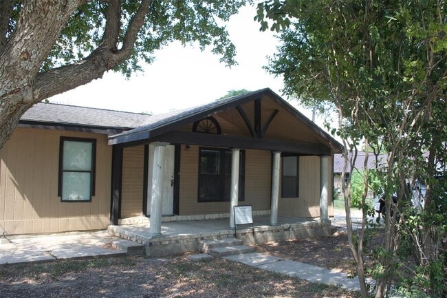 Photo - 181 Bradford Ln