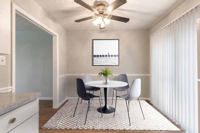 Building Photo - Crossings at Clairemont Rental