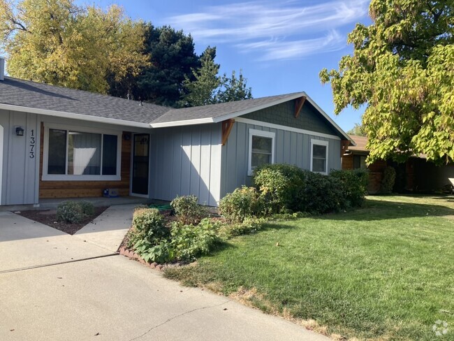 Building Photo - 1373 E Boston Dr Rental