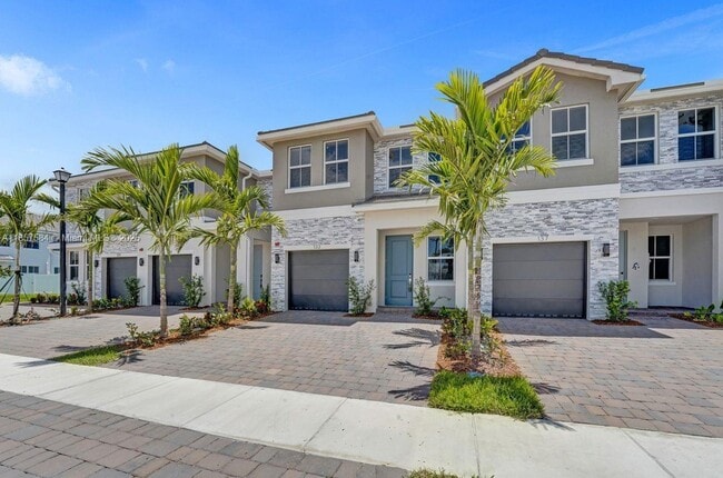Photo - 133 SW 171st Ave Casa Adosada