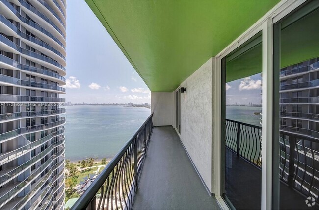 Building Photo - 1756 N Bayshore Dr Unit 19G Rental