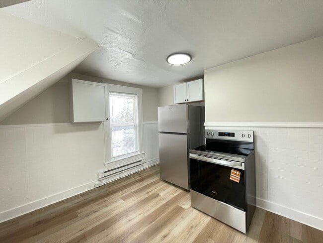 43 Ashland St Unit 3