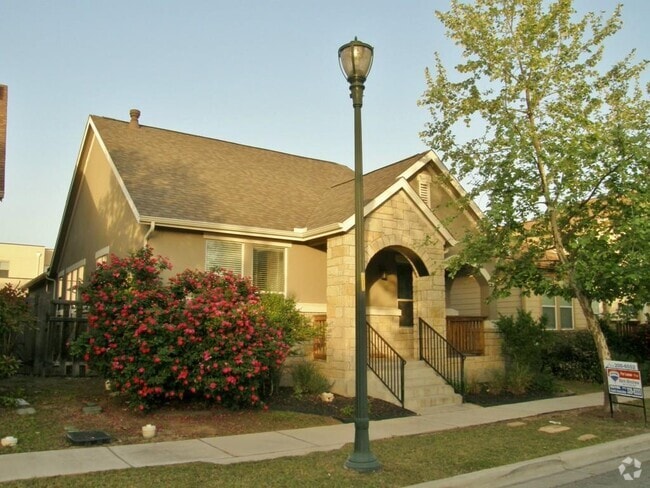 Building Photo - 4013 Threadgill St Rental