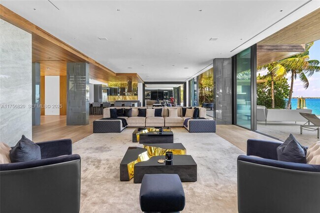 Photo - 825 E Dilido Dr