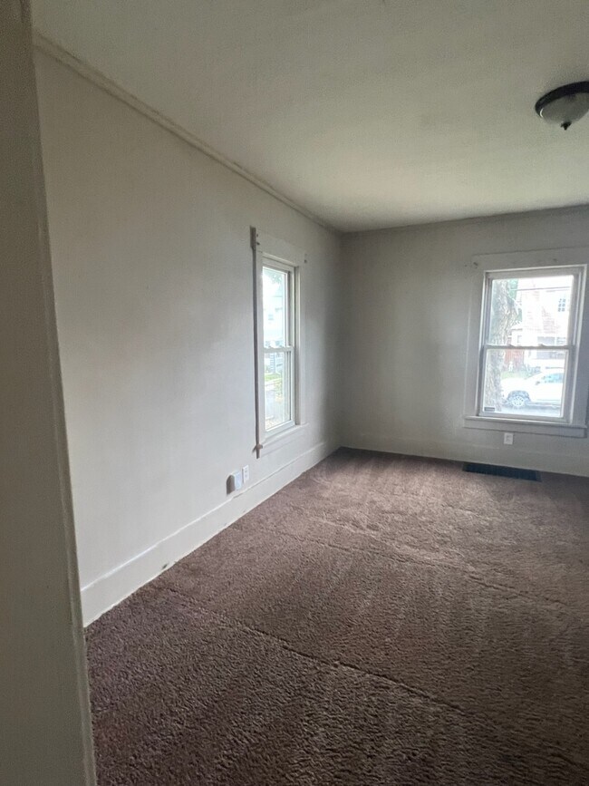 Photo - 916 Dartmouth Ave SW