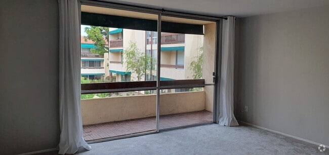 Building Photo - 6455 La Jolla Blvd Unit 249 Rental