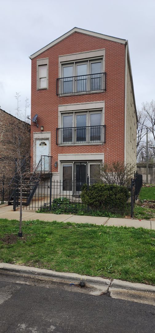 Photo - 2902 W Fillmore St Apartment Unit 2
