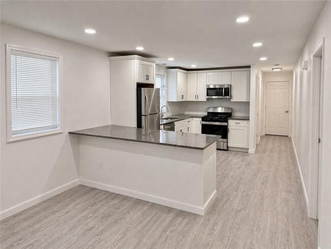 Photo - 35 Douglas Ave Unit 35