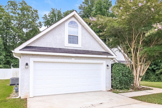 1303 Vine Cir