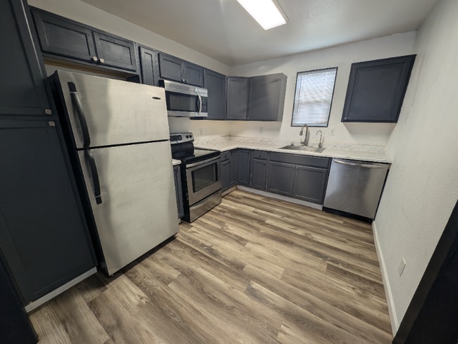 Building Photo - 1404 Wood St Rental