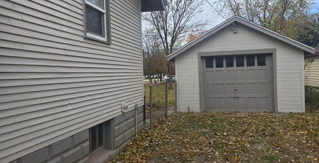 Photo - 1590 W. Waggoner-- 2 bed, 1 bath