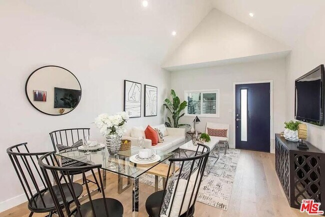 Photo - 2419 Walnut Ave