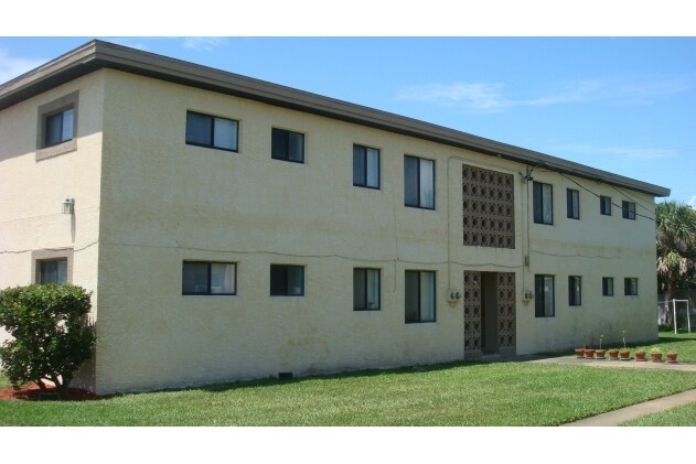 Photo - Islander Apartments