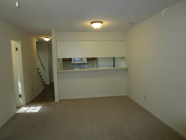 Photo - 690 Archdale Dr