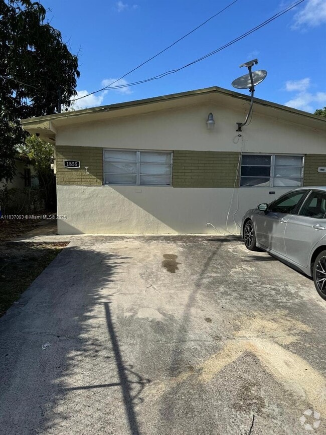 Building Photo - 1857 NW 43rd St Unit 1857 Rental