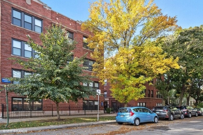 Photo - 2203 W Eastwood Ave Unit 1