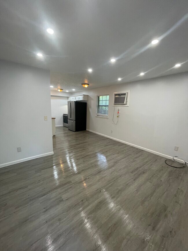 Photo - 115 Myatt Dr Apartments Unit A