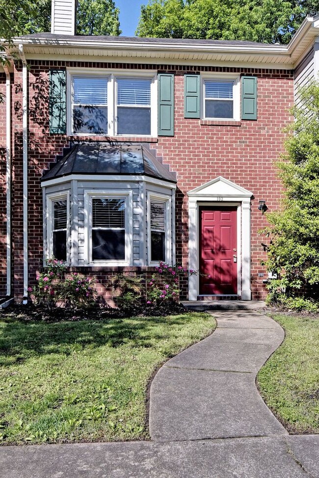 Nicely Updated Townhome - Nicely Updated Townhome
