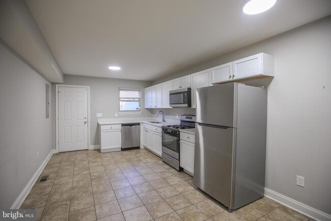 Photo - 530 N Montford Ave