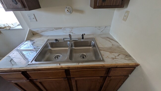 Photo - 2347 Eoff St