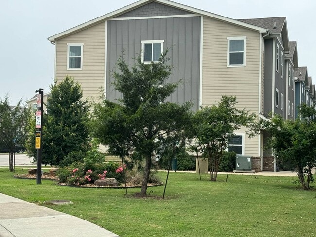 Photo - 21155 Gosling Rd