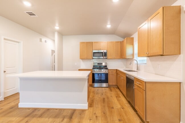 Photo - 801 Roosevelt St
