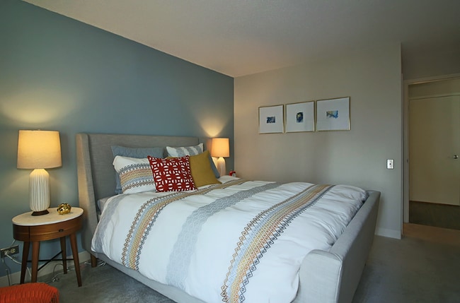 Photo - 11 W Chestnut St