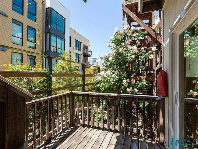 Photo - 64 Langton St