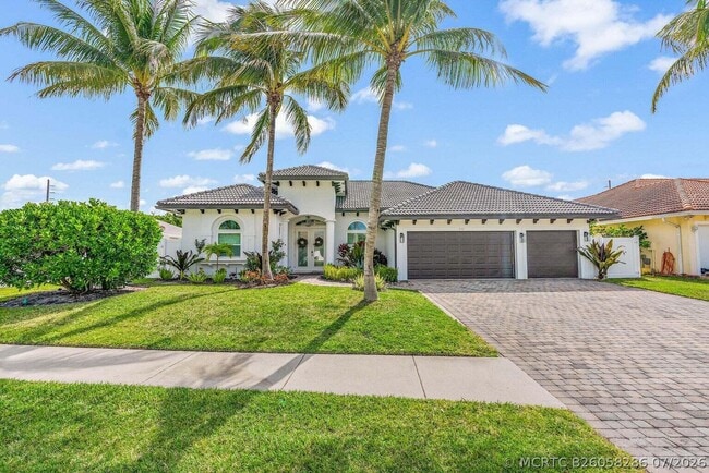 Building Photo - 596 N Cypress Dr
