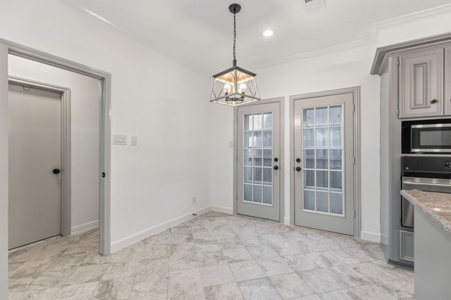 Photo - 7665 Ameswood Rd