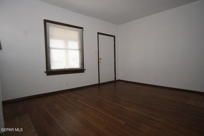 Photo - 2919 Frankfort Ave