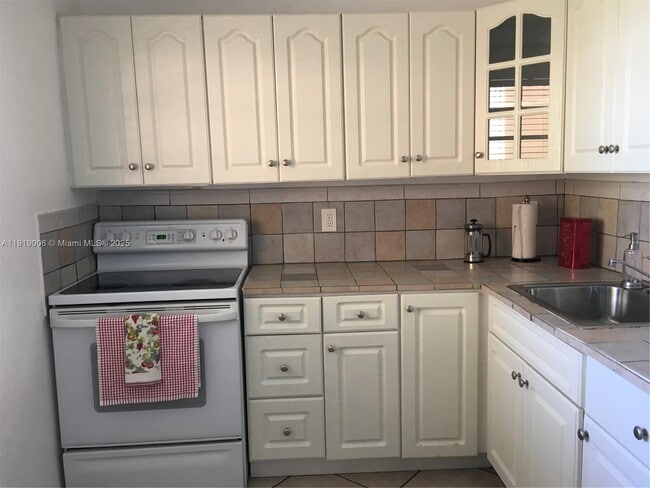 Building Photo - 16400 NE 17th Ave Unit 304-2