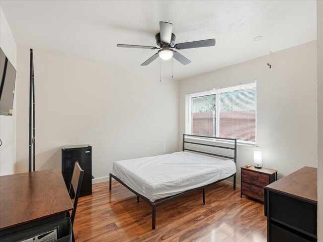 Photo - 5614 Christie Ln