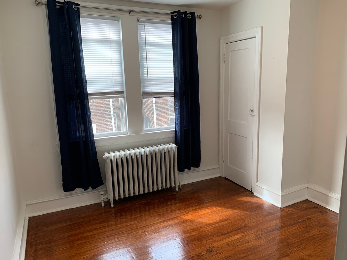 Photo - 538 E Carver St