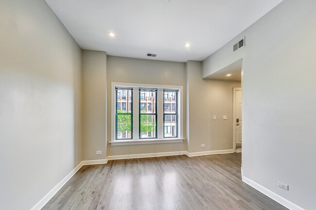 Photo - 2709 W Chicago Ave Unit 2F