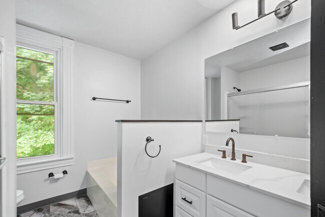 Photo - Stunning 3 bedroom home in Etna available May 1!