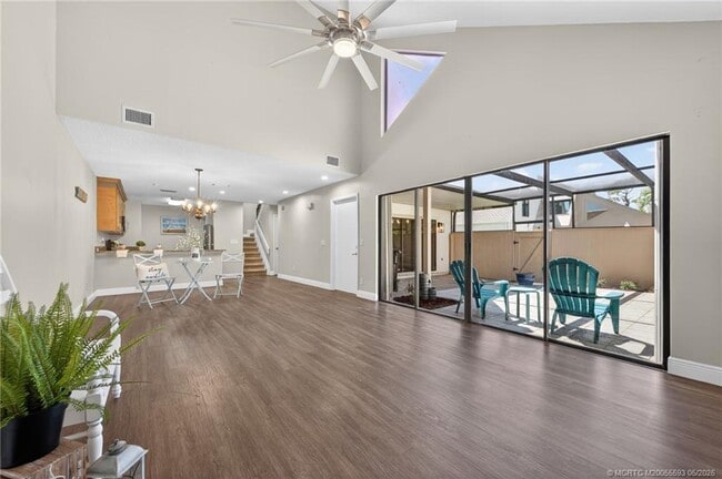 Photo - 1100 SE Mitchell Ave