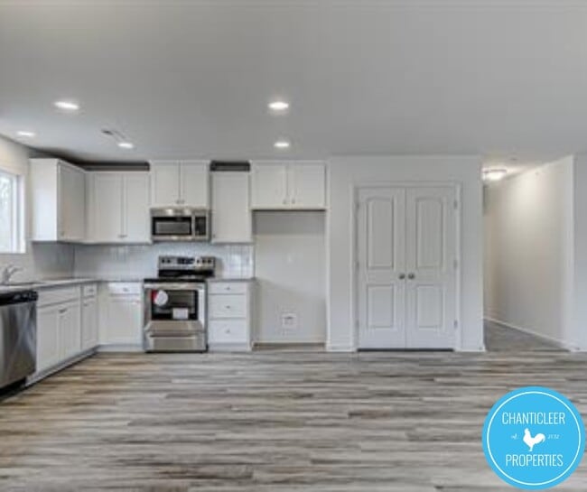 Photo - 2433 Harrison Dr