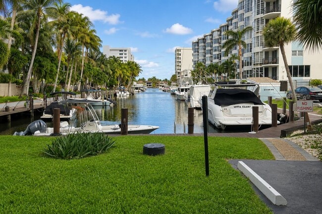 Photo - 4800 Bayview Dr Unit 306