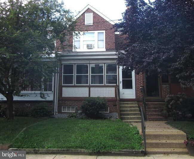 Building Photo - 110 W 34th St Rental