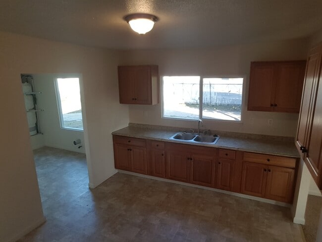 Photo - 2931 Sierra St